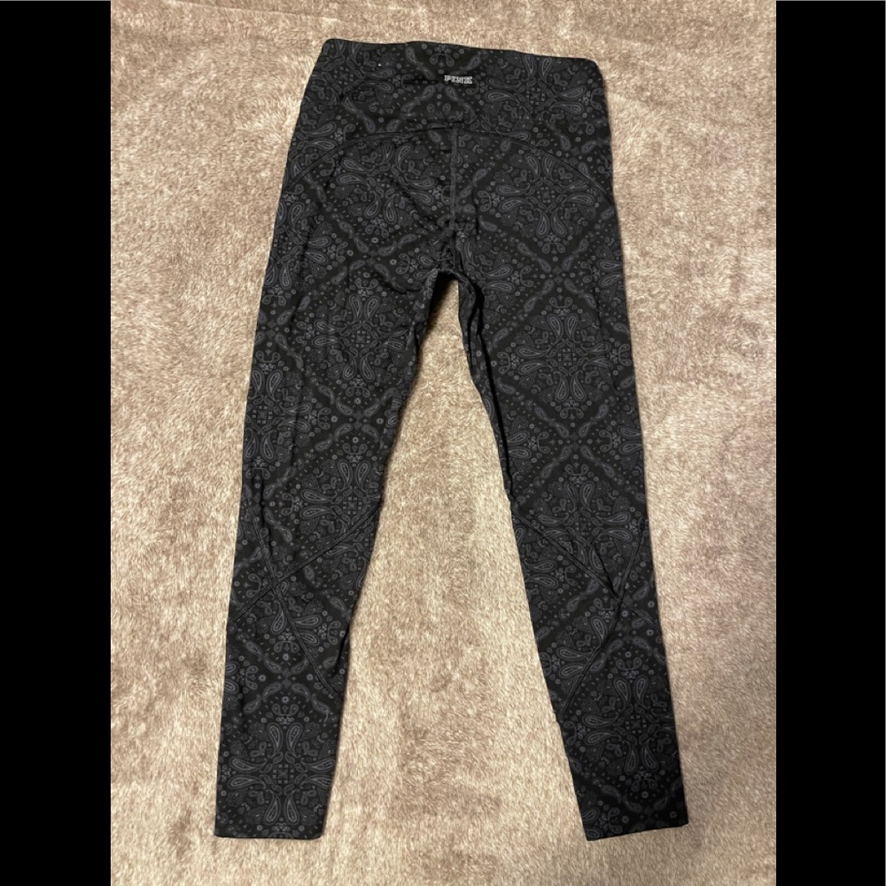 Women’s VS Pink Sport Leggings SZ M